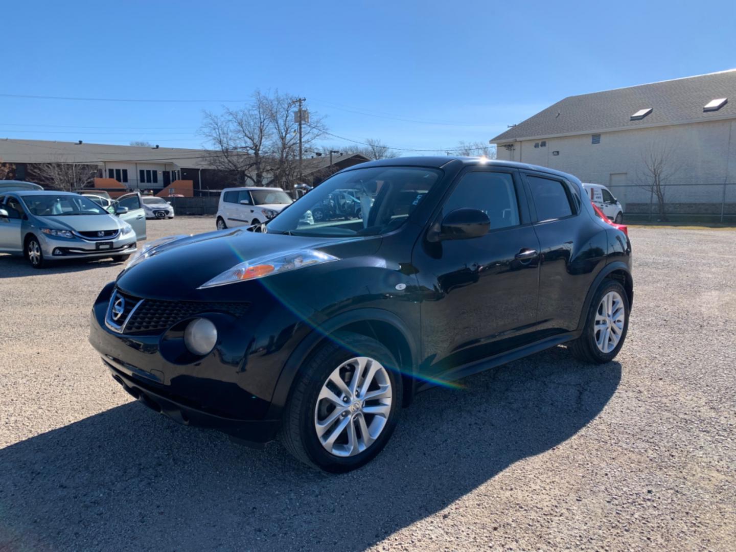 2013 Black /Black Nissan Juke (JN8AF5MV4DT) , AUTOMATIC transmission, located at 1830 North Belt Line Road, Irving, TX, 75061, (469) 524-0199, 32.834373, -96.993584 - Photo#2